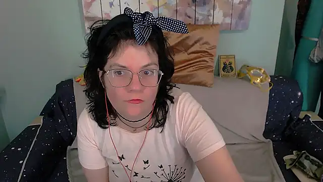 Snapshot of EverlyRays chatting on October 20, 2025, 7:58 pm EverlyRays online show from October 20, 2025, 7:58 pm