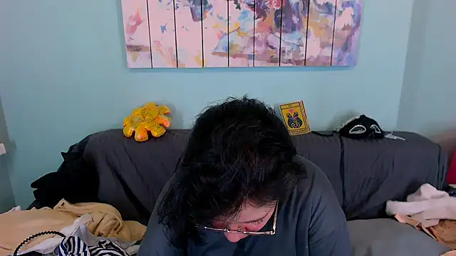 EverlyRays online show from March 13, 2026, 4:23 pm