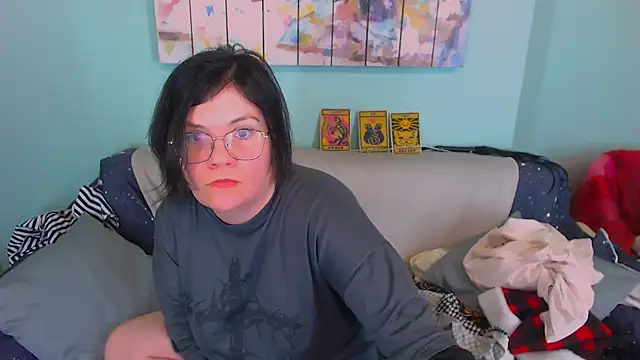 EverlyRays online show from February 15, 2026, 7:57 pm