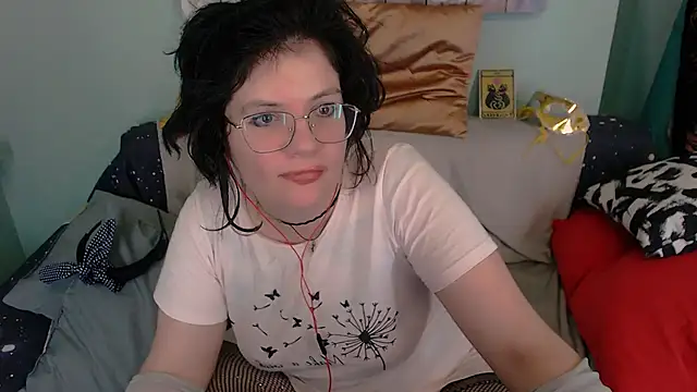 Snapshot of EverlyRays chatting on October 24, 2025, 5:12 pm EverlyRays online show from October 24, 2025, 5:12 pm