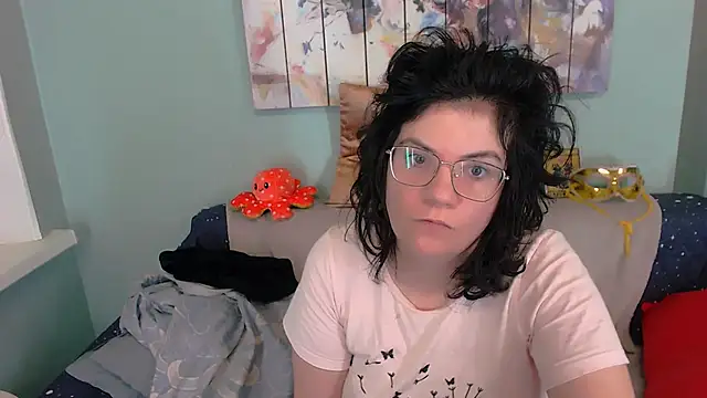 Snapshot of EverlyRays chatting on October 27, 2025, 11:44 am EverlyRays online show from October 27, 2025, 11:44 am