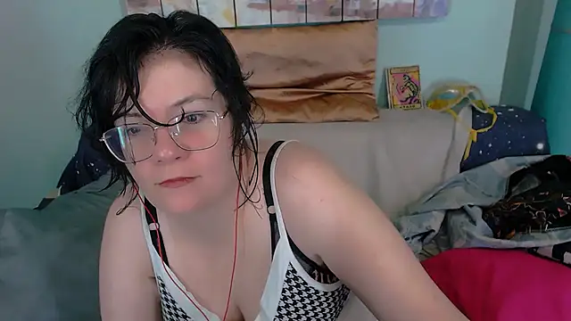 Snapshot of EverlyRays chatting on November 30, 2025, 7:47 pm EverlyRays online show from November 30, 2025, 7:47 pm