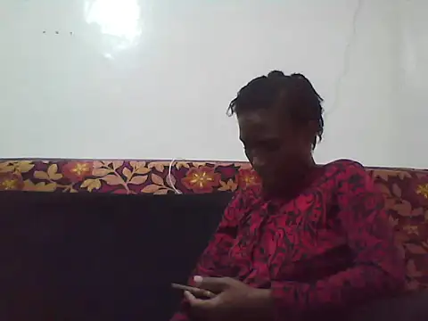 Snapshot of Smillie_prety chatting on May 21, 2026, 4:37 pm Smillie prety online show from May 21, 2026, 4:37 pm
