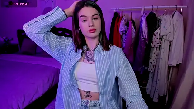 NikkieKatty online show from March 19, 2025, 5:06 pm