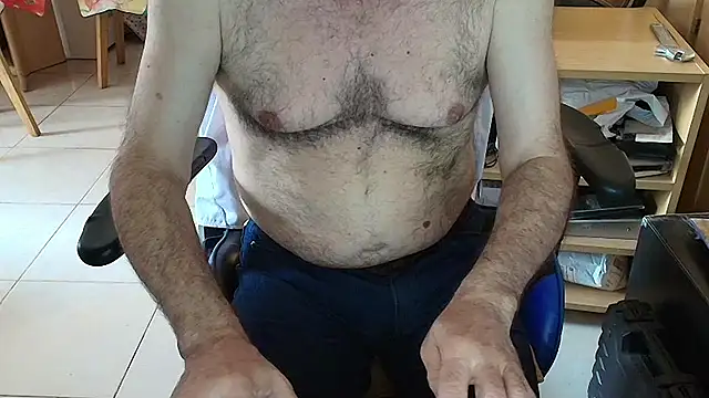 Snapshot of angelgarcia269 chatting on January 9, 2026, 12:01 pm angelgarcia269 online show from January 9, 2026, 12:01 pm