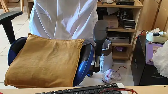 Snapshot of angelgarcia269 chatting on December 16, 2025, 11:58 am angelgarcia269 online show from December 16, 2025, 11:58 am