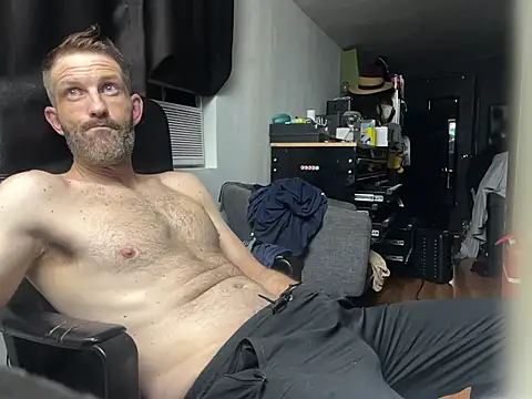 Snapshot of leanjamesdean chatting on November 21, 2025, 1:43 pm leanjamesdean online show from November 21, 2025, 1:43 pm