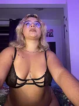 Snapshot of AliiceBrown_ chatting on January 14, 2026, 4:38 am AliiceBrown online show from January 14, 2026, 4:38 am