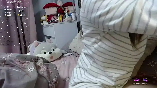 Snapshot of Viktoriiya_bald chatting on November 3, 2025, 10:46 pm Viktoriiya bald online show from November 3, 2025, 10:46 pm