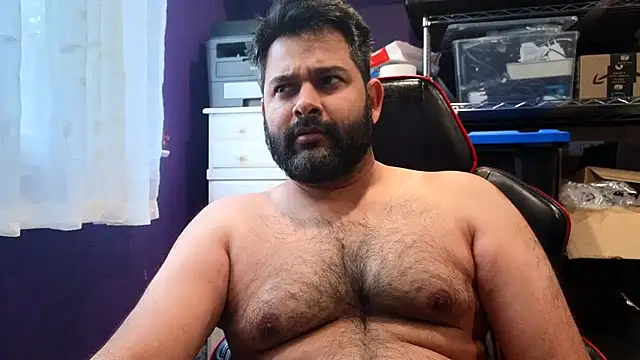 Snapshot of Sakhtlaundaz chatting on October 28, 2025, 1:32 pm Sakhtlaundaz online show from October 28, 2025, 1:32 pm