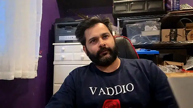 Snapshot of Sakhtlaundaz chatting on November 24, 2025, 9:37 pm Sakhtlaundaz online show from November 24, 2025, 9:37 pm