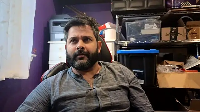 Snapshot of Sakhtlaundaz chatting on November 5, 2025, 3:15 pm Sakhtlaundaz online show from November 5, 2025, 3:15 pm