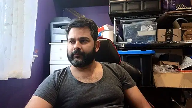 Snapshot of Sakhtlaundaz chatting on November 6, 2025, 2:54 pm Sakhtlaundaz online show from November 6, 2025, 2:54 pm