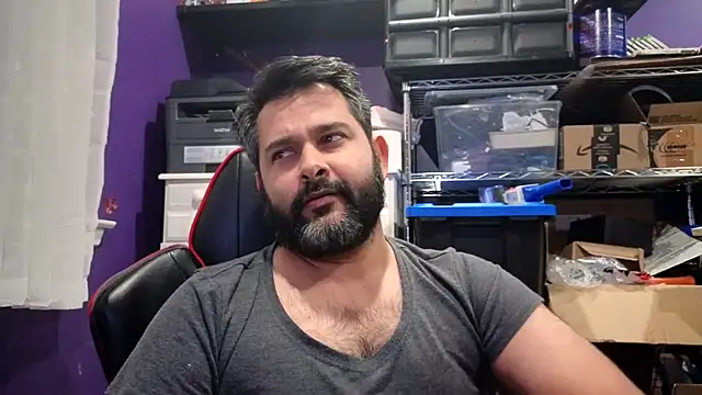 Snapshot of Sakhtlaundaz chatting on November 9, 2025, 2:04 am Sakhtlaundaz online show from November 9, 2025, 2:04 am