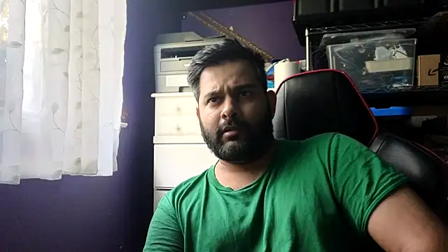 Snapshot of Sakhtlaundaz chatting on October 24, 2025, 3:00 pm Sakhtlaundaz online show from October 24, 2025, 3:00 pm