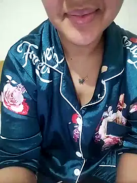 lolo890 online show from April 17, 2026, 12:13 am