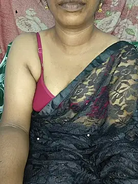 Snapshot of Malluivaniya chatting on October 16, 2025, 6:05 pm Malluivaniya online show from October 16, 2025, 6:05 pm