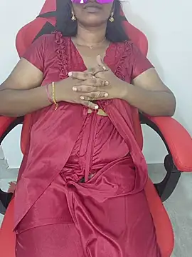 Snapshot of Malluivaniya chatting on November 3, 2025, 7:35 am Malluivaniya online show from November 3, 2025, 7:35 am
