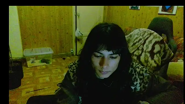 calliemaggotbone online show from December 21, 2025, 2:13 am