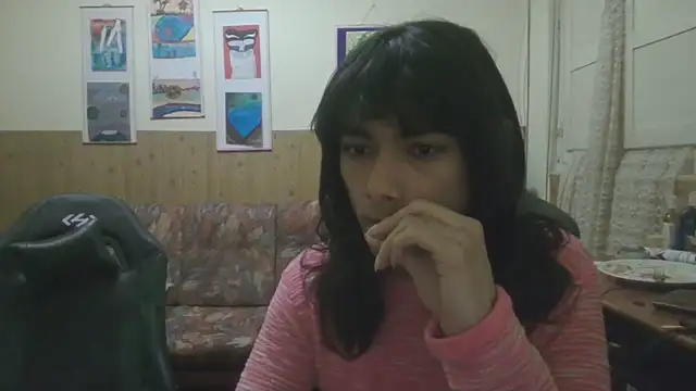 calliemaggotbone online show from November 13, 2025, 6:23 pm