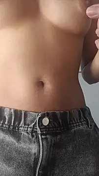 Snapshot of Miia_Petitte chatting on April 11, 2026, 7:06 pm Miia Petitte online show from April 11, 2026, 7:06 pm