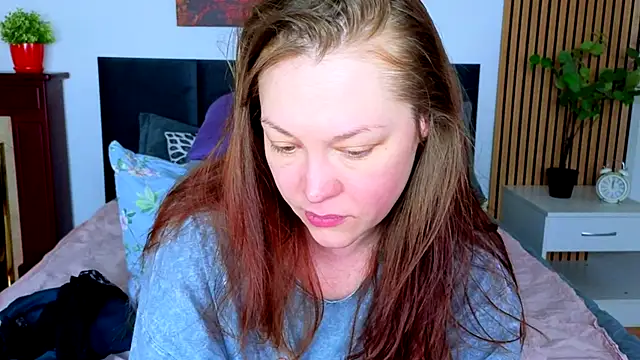 Snapshot of CutieGinger chatting on November 26, 2025, 3:23 pm CutieGinger online show from November 26, 2025, 3:23 pm