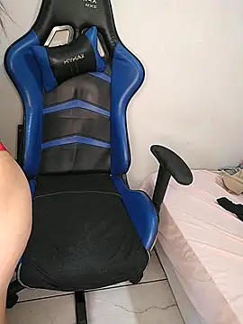 Rafaelayamazaki online show from February 28, 2026, 12:05 pm