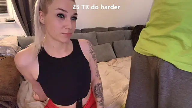 Snapshot of Sexy-Milla chatting on February 26, 2025, 5:31 pm Sexy-Milla online show from February 26, 2025, 5:31 pm