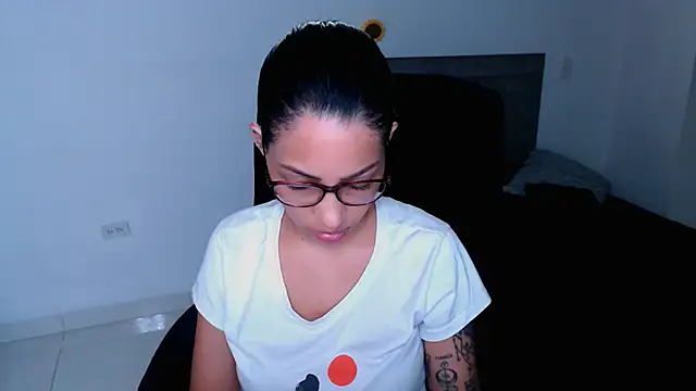 Snapshot of diana__34 chatting on May 13, 2026, 11:34 pm diana 34 online show from May 13, 2026, 11:34 pm