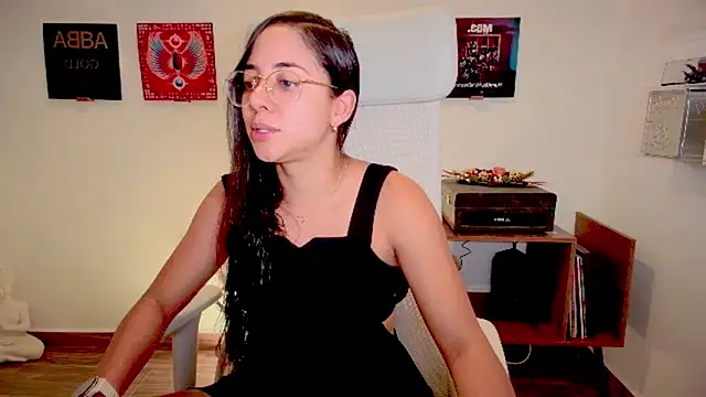 Snapshot of adriana__sosa_ chatting on December 4, 2024, 11:41 pm adriana sosa online show from December 4, 2024, 11:41 pm