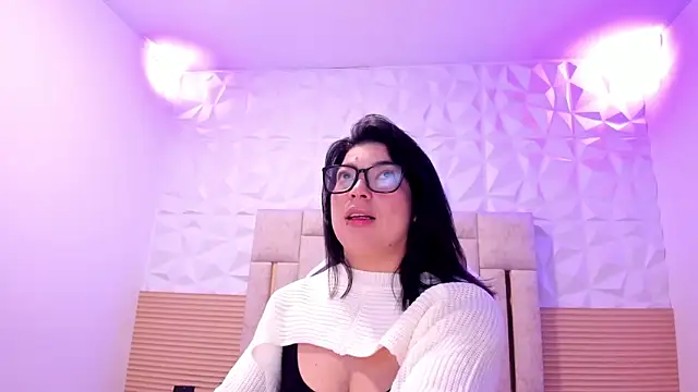 PauletteJ online show from April 13, 2026, 11:47 am