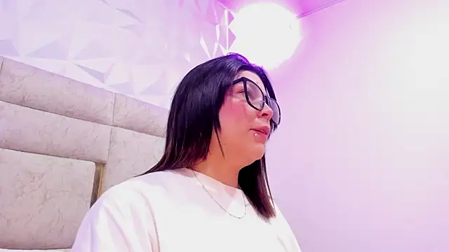 Snapshot of PauletteJ chatting on November 11, 2025, 12:00 pm PauletteJ online show from November 11, 2025, 12:00 pm