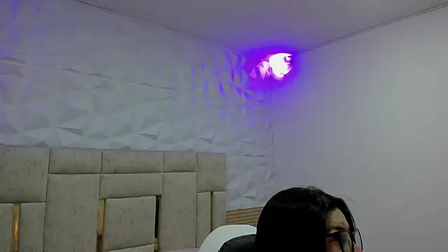 Snapshot of PauletteJ chatting on November 10, 2025, 11:48 am PauletteJ online show from November 10, 2025, 11:48 am