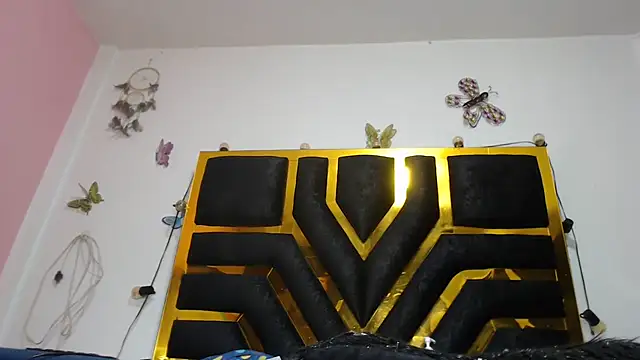 Helennahot online show from September 27, 2025, 1:28 pm