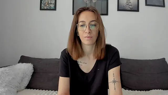 DesireMore90 online show from February 5, 2026, 12:01 pm