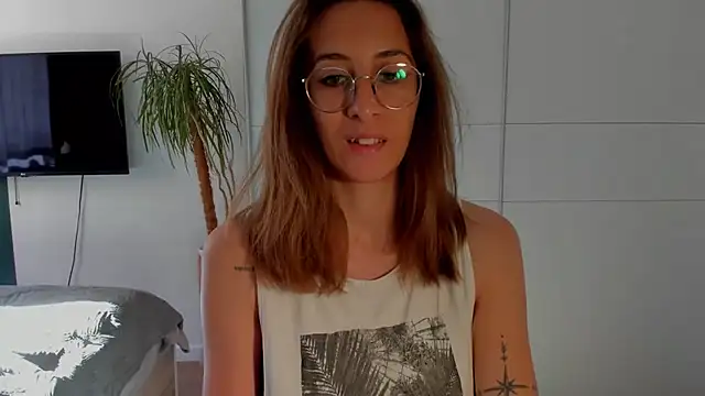 DesireMore90 online show from May 27, 2026, 3:19 pm
