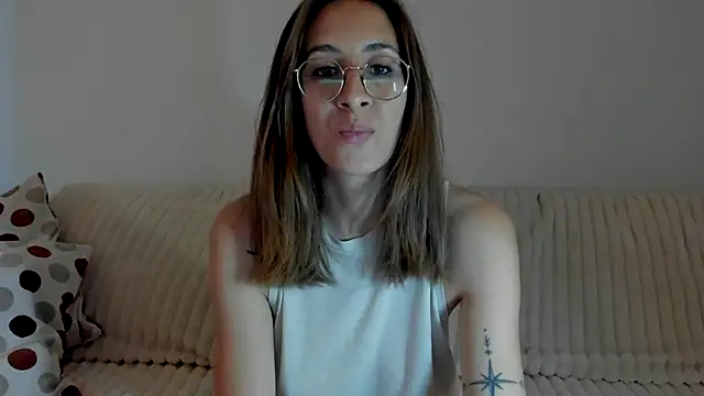 DesireMore90 online show from May 28, 2026, 5:52 pm