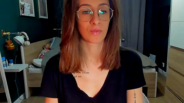 DesireMore90 online show from April 4, 2026, 6:58 pm