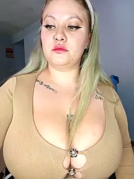 Snapshot of miley_jensen chatting on December 13, 2025, 8:04 pm miley jensen online show from December 13, 2025, 8:04 pm