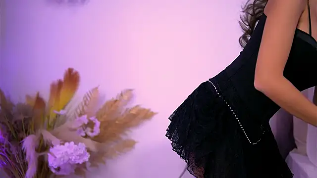 AnaisBellas online show from November 4, 2025, 1:53 am