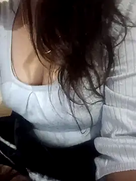 Snapshot of Lusty_Wife1 chatting on December 21, 2025, 10:17 am Lusty Wife1 online show from December 21, 2025, 10:17 am