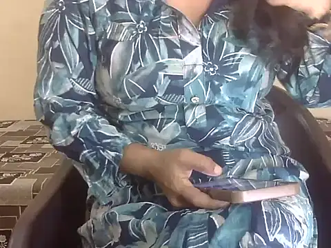 Snapshot of Lusty_Wife1 chatting on September 13, 2025, 10:04 am Lusty Wife1 online show from September 13, 2025, 10:04 am