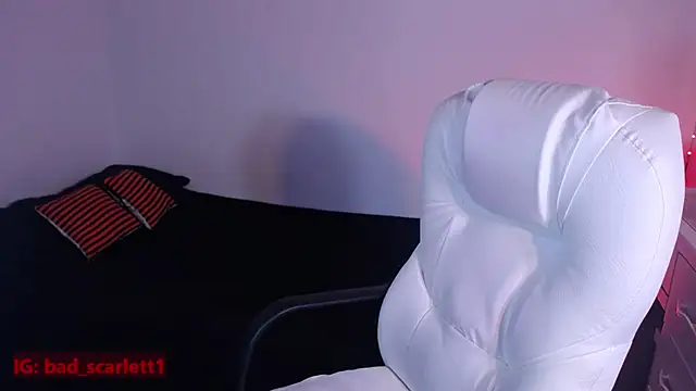 Snapshot of bad_scarlett1 chatting on November 7, 2025, 10:13 pm bad scarlett1 online show from November 7, 2025, 10:13 pm