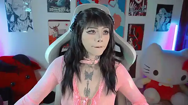 Snapshot of Deadly_Doll chatting on September 14, 2025, 10:32 pm Deadly Doll online show from September 14, 2025, 10:32 pm