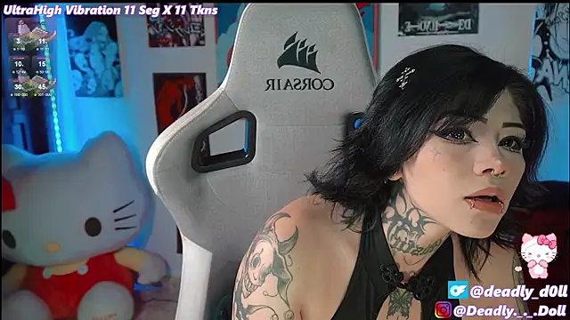 Snapshot of Deadly_Doll chatting on February 23, 2025, 10:42 pm Deadly Doll online show from February 23, 2025, 10:42 pm