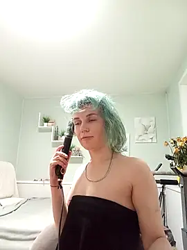 Linda Gregory online show from December 17, 2025, 2:38 am