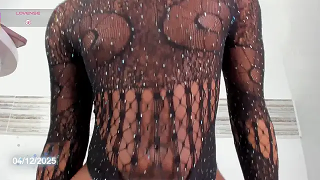 Snapshot of Kimberly_House chatting on December 4, 2025, 9:58 pm Kimberly House online show from December 4, 2025, 9:58 pm