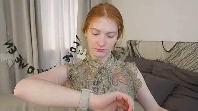 Snapshot of FiaMoor chatting on October 29, 2025, 6:23 am FiaMoor online show from October 29, 2025, 6:23 am