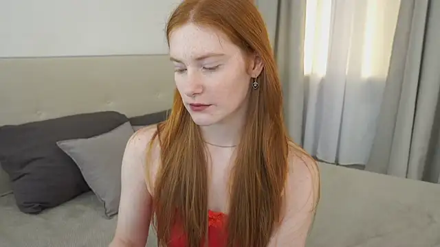 Snapshot of FiaMoor chatting on October 19, 2025, 4:10 pm FiaMoor online show from October 19, 2025, 4:10 pm