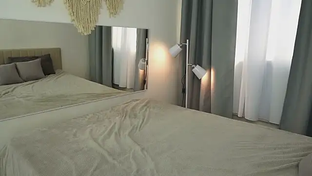 Snapshot of FiaMoor chatting on October 4, 2025, 11:12 am FiaMoor online show from October 4, 2025, 11:12 am